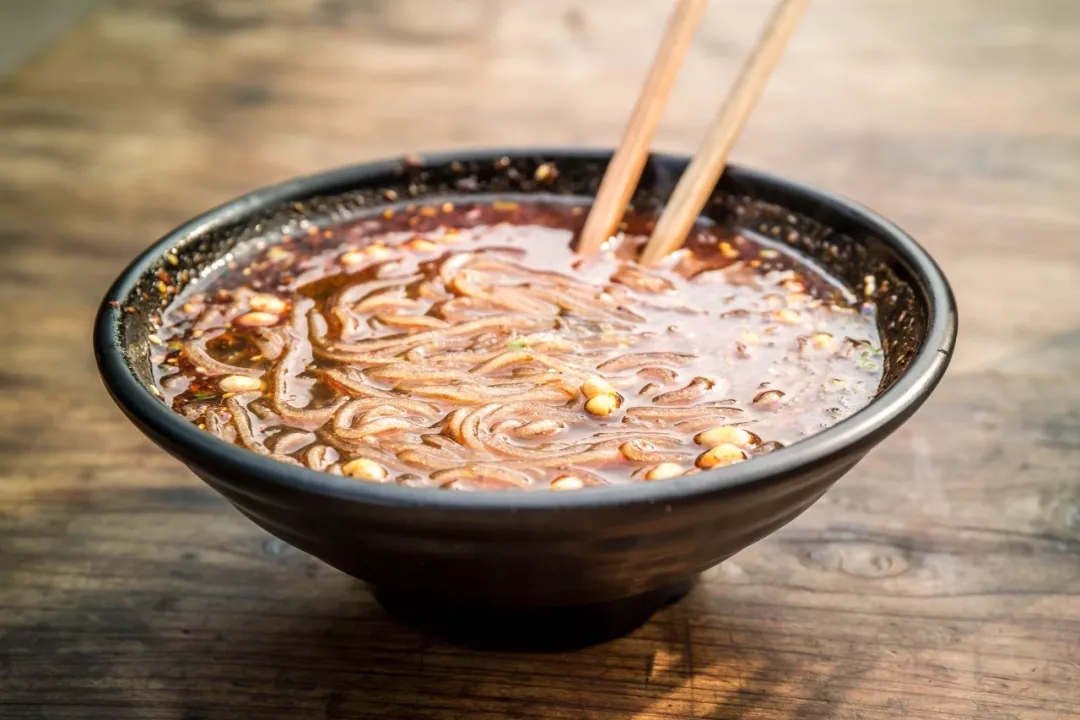 开个酸辣粉加盟店多少钱一个月,正宗重庆酸辣粉加盟店多少钱一碗