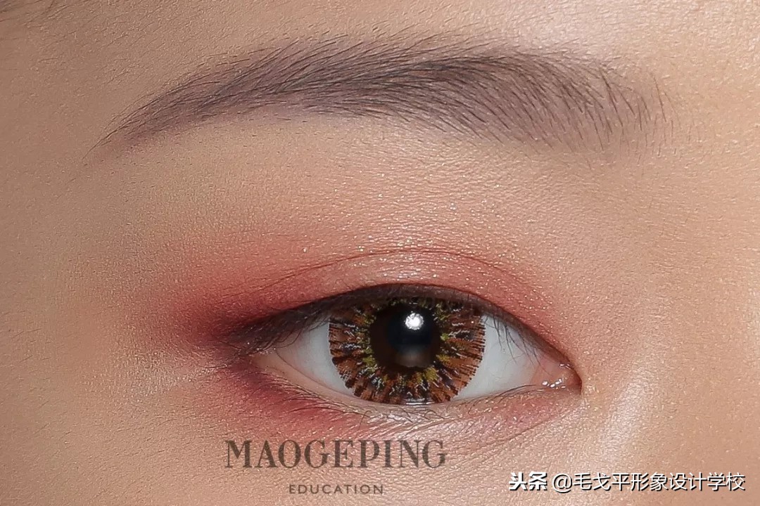 怎么画出整容脸,怎样画超干净的素颜卧蚕眼妆