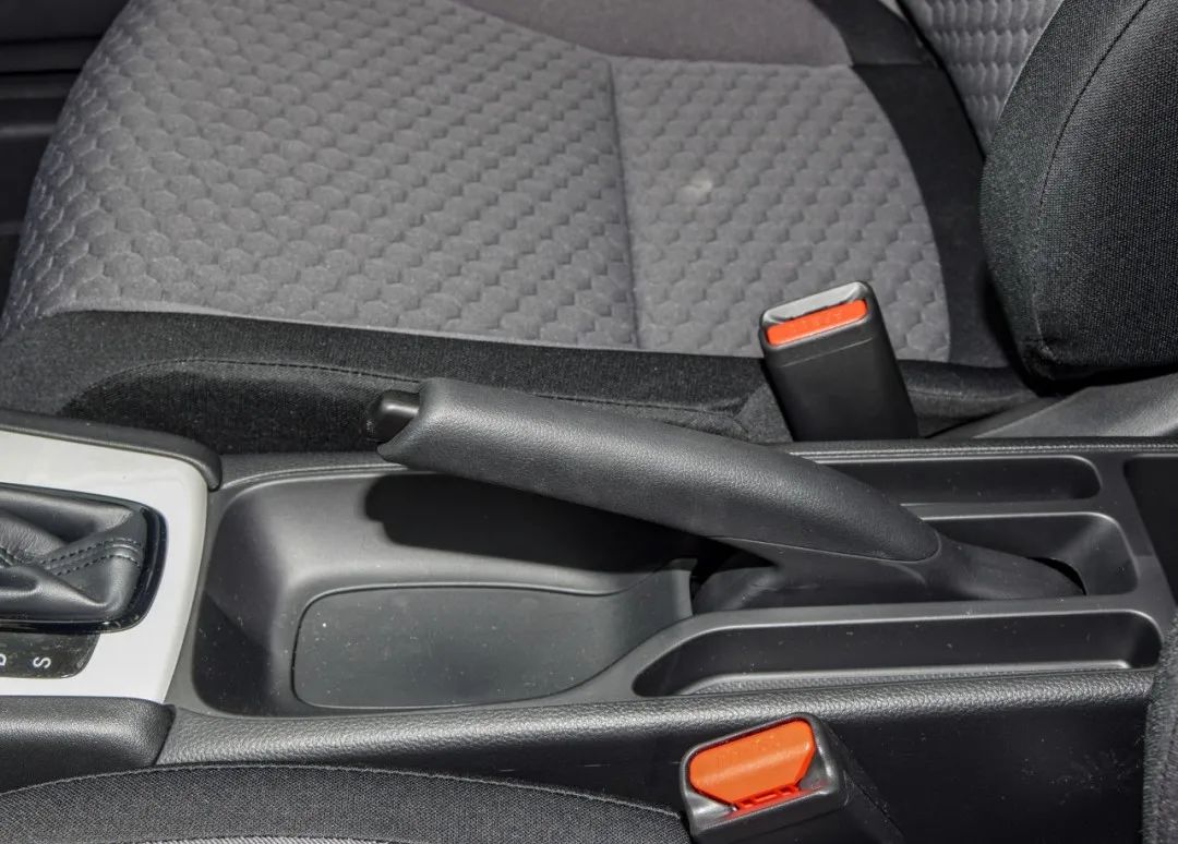 本田飞度配置低到什么程度,一辆车能简配到什么程度