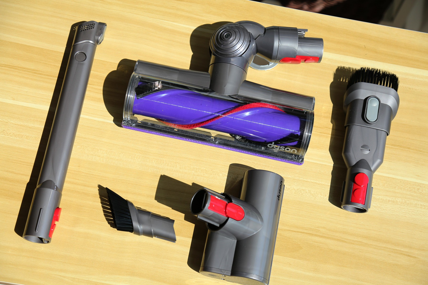 戴森v10吸尘器问题,戴森v10吸尘桶难以推开