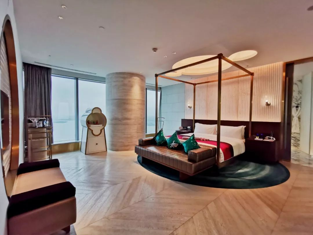 18万一个晚上的酒店什么样,1000多一晚的酒店有什么