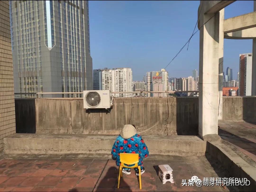 小学生健康用眼方式纠正浅度近视,怎么改善孩子眼睛中度近视