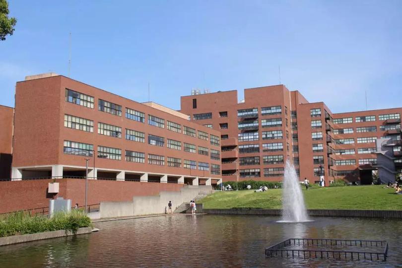 日本最悠久的大学,最早日本学校建在中国哪一年