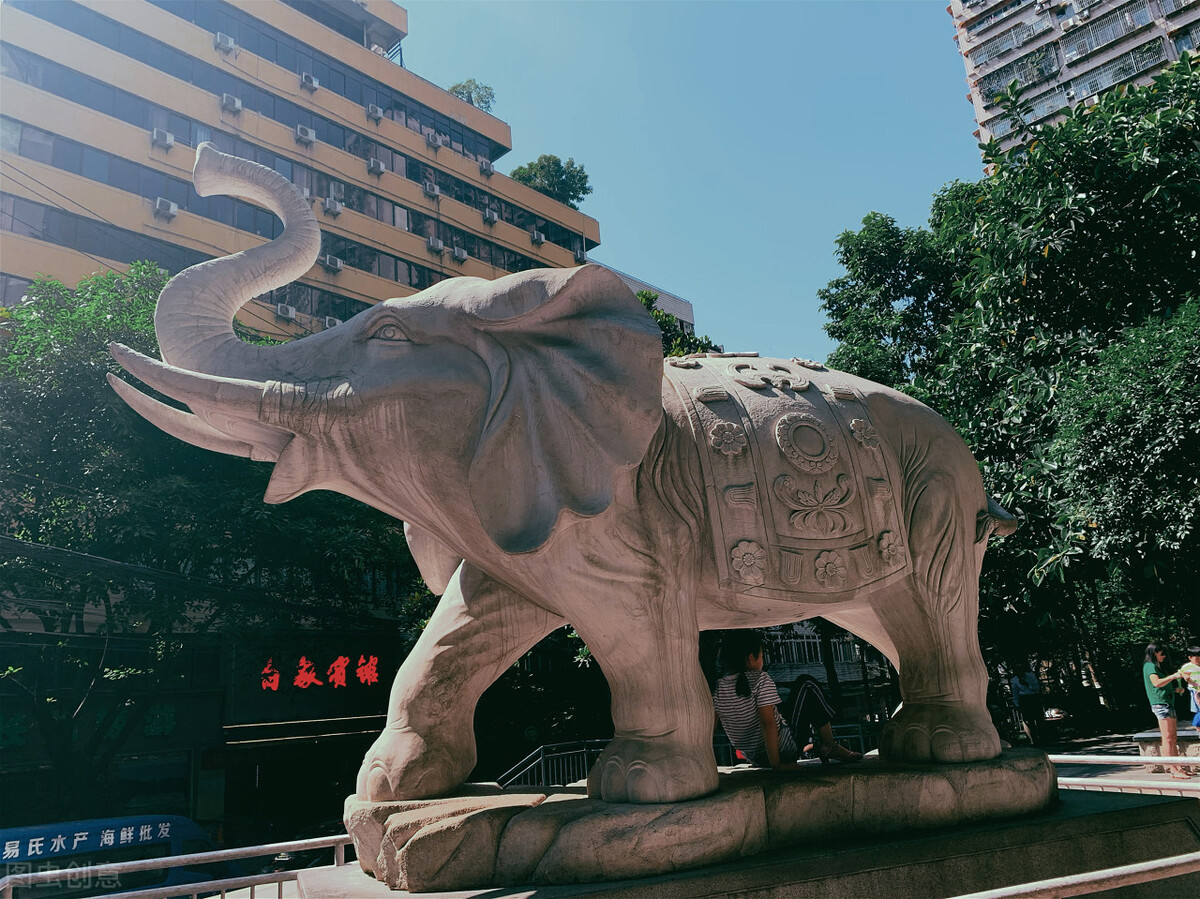 曾经是最繁华热闹的街,曾经的重庆那么繁华