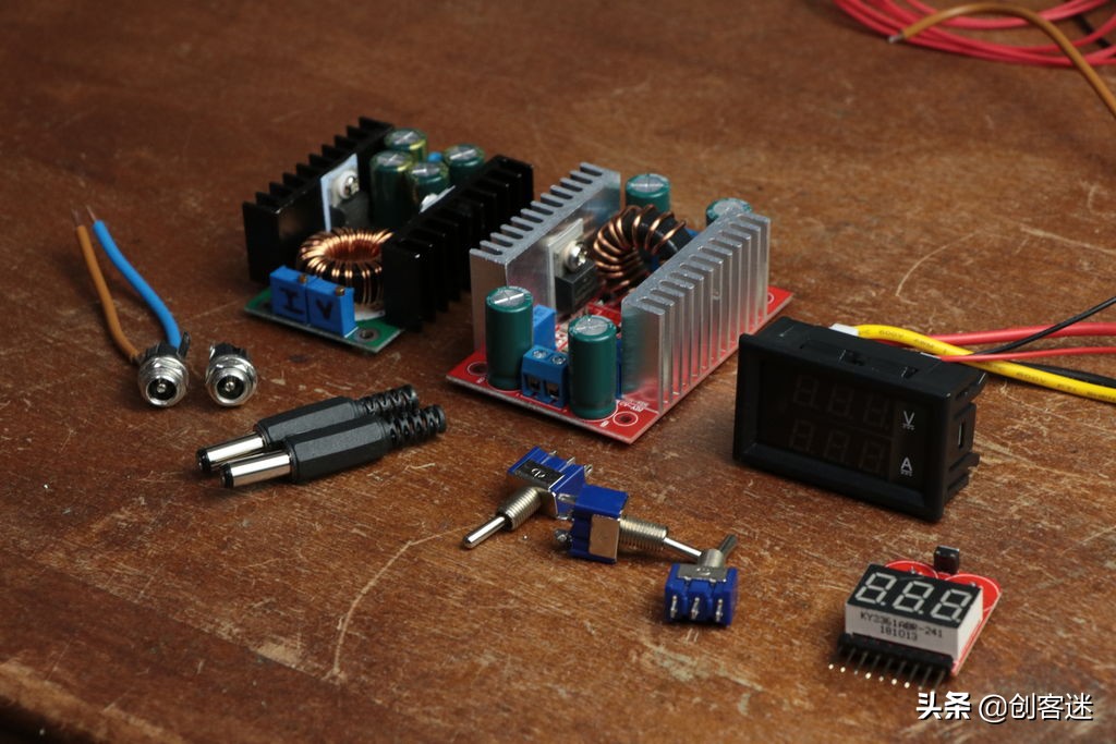 怎么用手机做笔记本电脑的电源,自制移动电源可以给笔记本充电