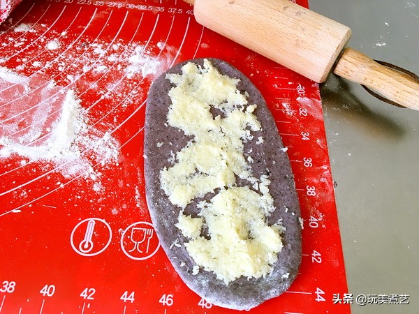 神秘的面包,黑米椰蓉五谷杂粮饼