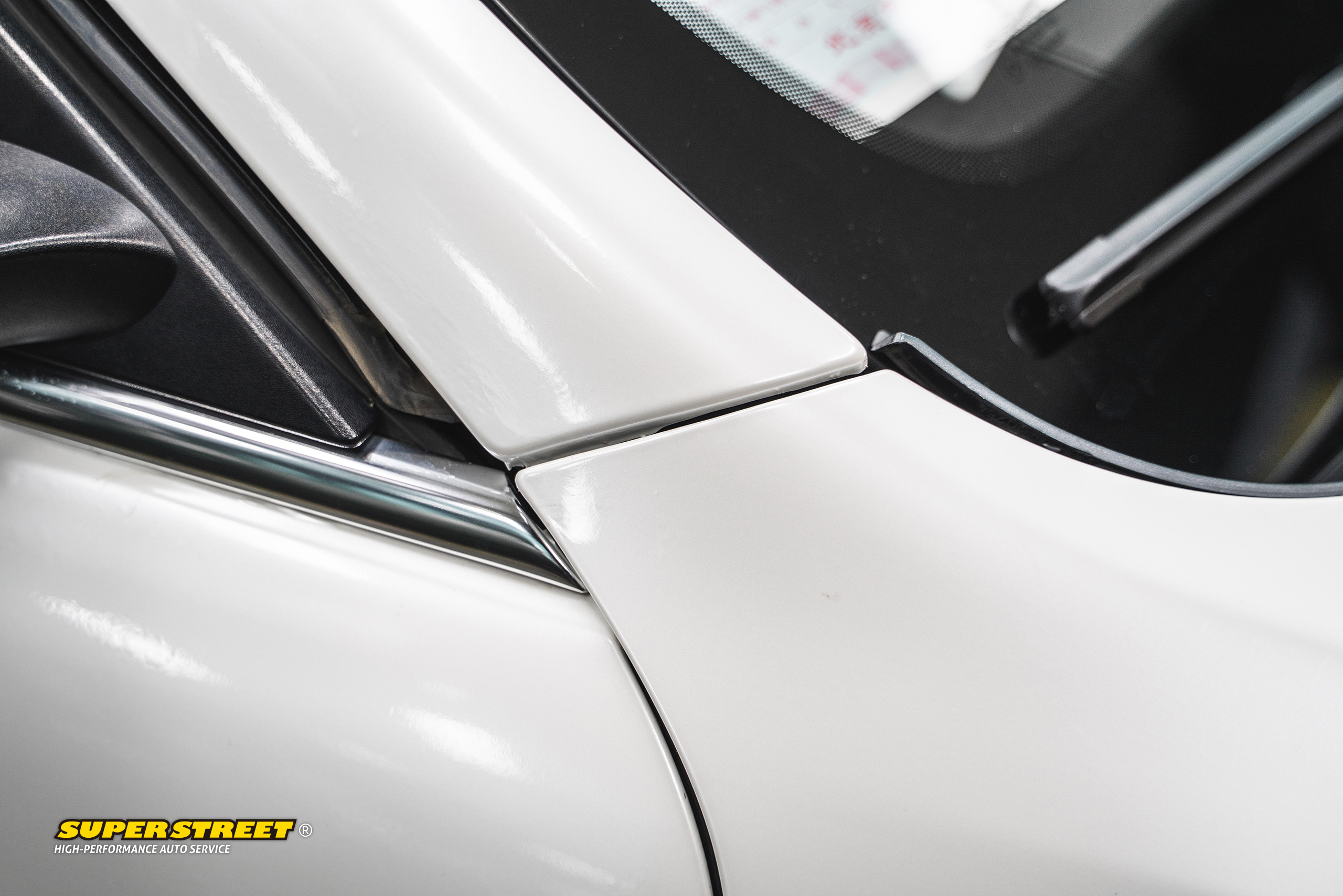 玛莎拉蒂吉博力汽车贴膜改色,superstreet改装