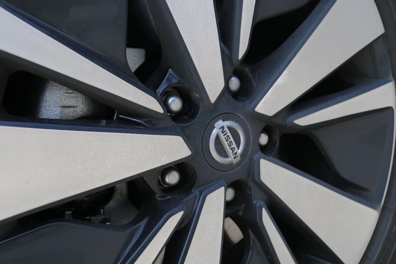 最新款天籁和第七代天籁对比,16万日系两厢车