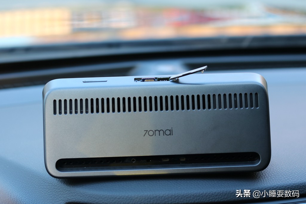 小米70迈智能行车助手套装,小米70迈行车助手拆机