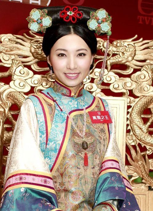 她嫁给大自己四十岁的皇帝,八年生四子,死后荣耀至上