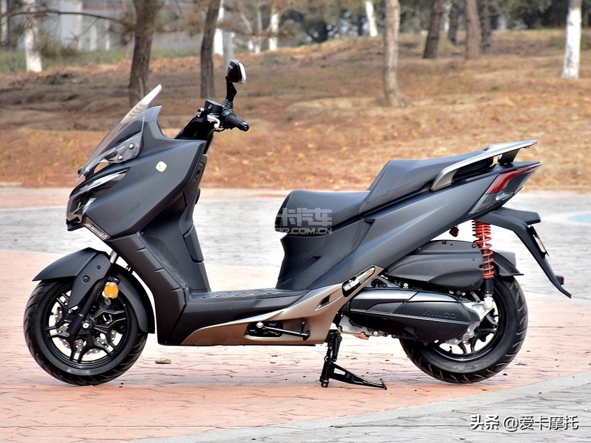 踏板光阳赛艇250,赛艇250和ct250哪个值得购买