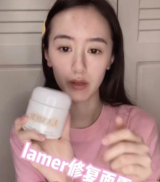 对袁冰妍路转粉了，分享护肤品全是大牌，不开美颜的样子好显小