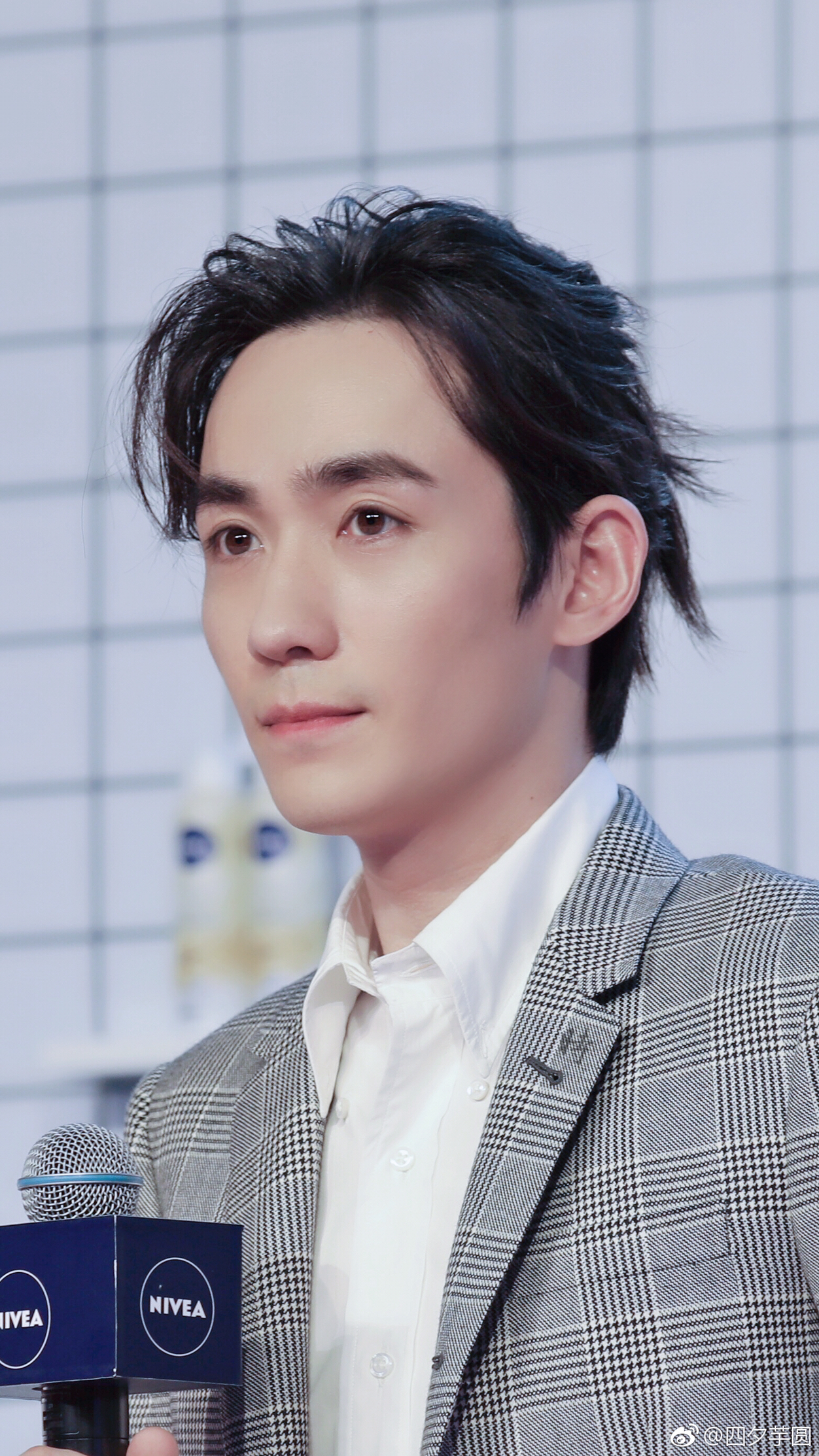 朱一龙白宇一样的小揪揪,朱一龙小揪揪高清壁纸无水印