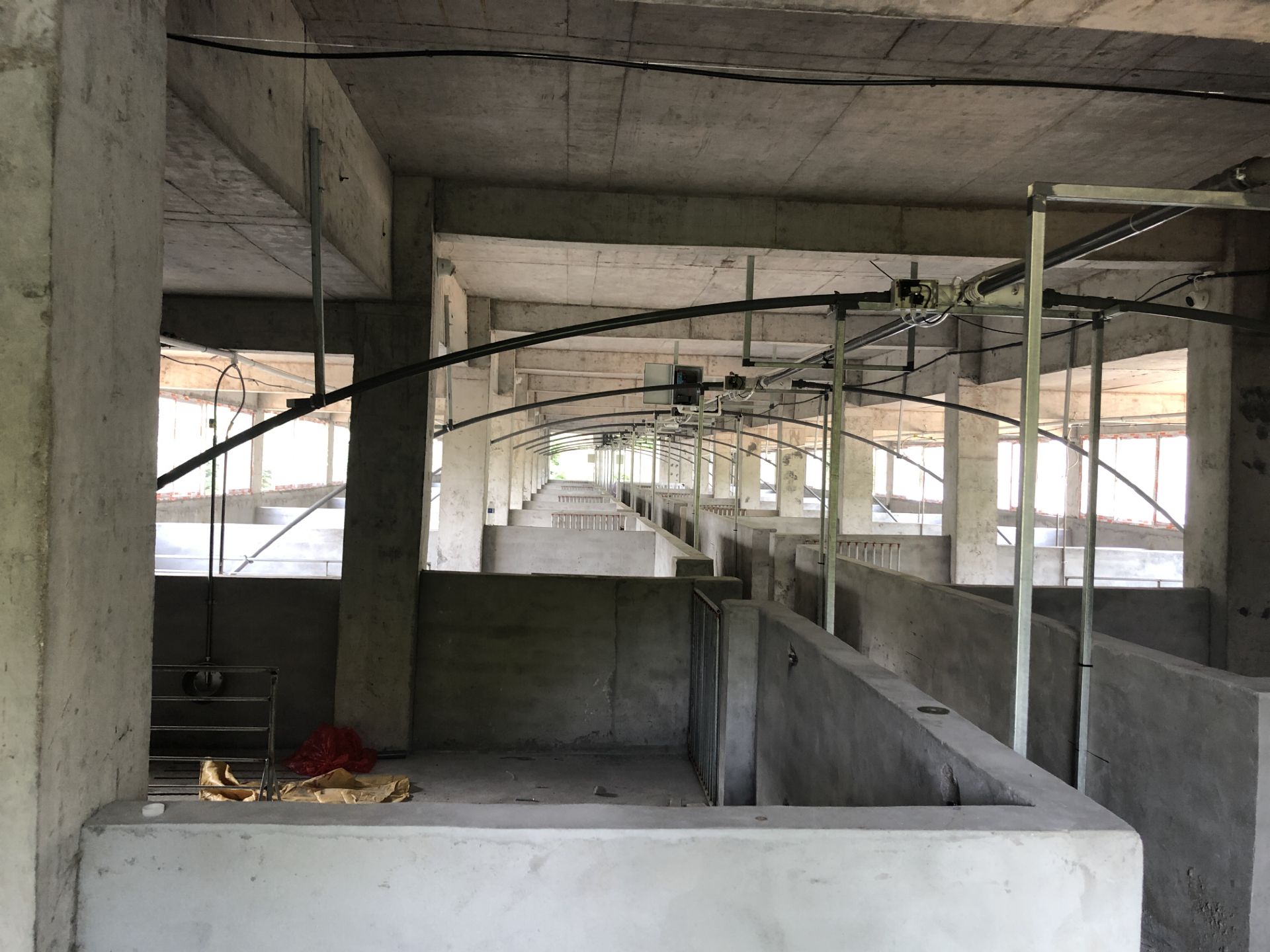 想建房子需要什么手续,楼房式猪场漏粪设计图