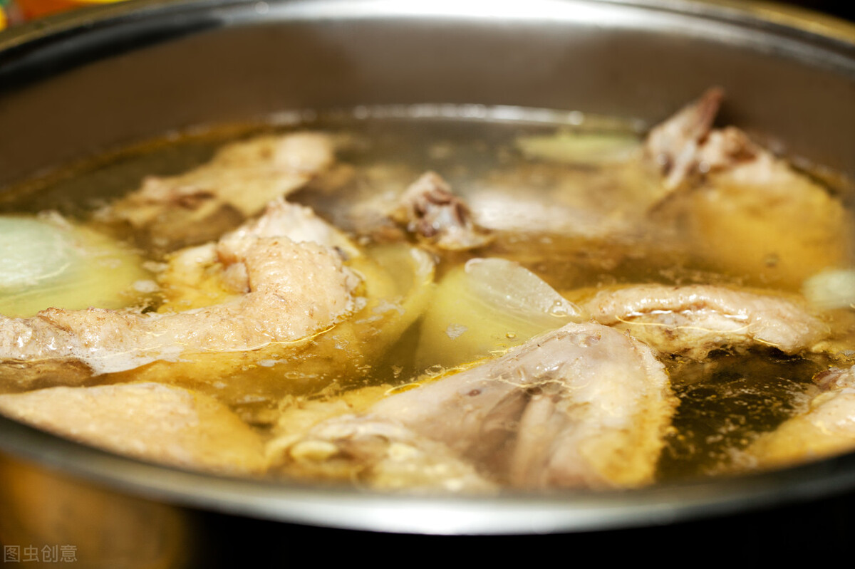 炖肉水放多了有什么影响,炖肉中间加了凉水还能炖烂吗