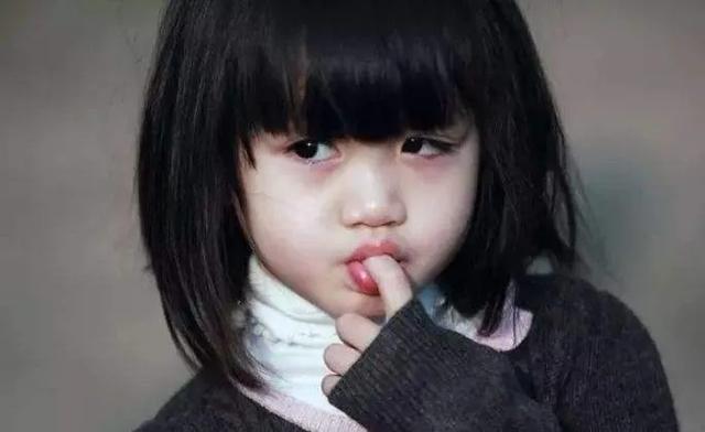 小孩老是吃手咬指甲缺什么,孩子不良习惯忍不住咬指甲怎么办