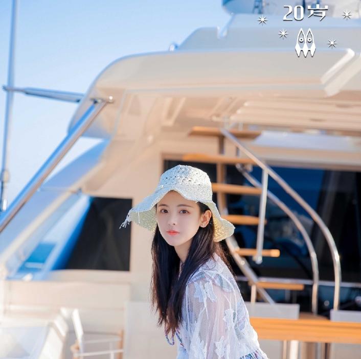 6张杨超越的照片中混进1张宋祖儿的照片,3秒能认出都是真爱粉