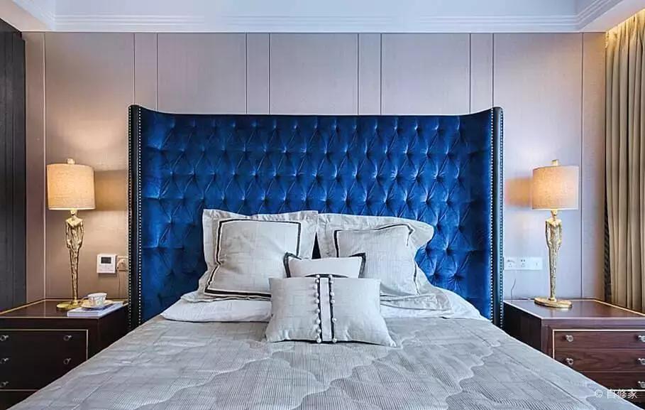 他家像宫殿!巨型水晶灯,黄金瓷砖,金碧辉煌,住上一晚值了