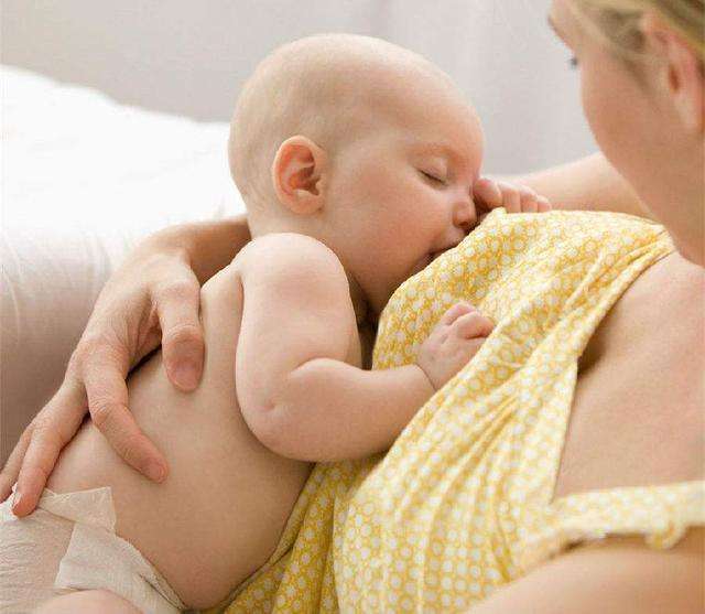 小孩几个月完全断奶最合适,孩子啥时候断奶