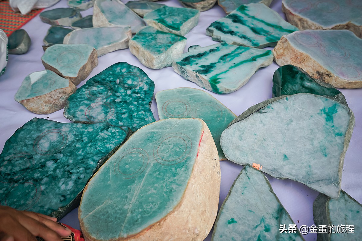 揭秘缅甸曼德勒小众景点，缅甸最大的翡翠市场，跌眼镜的地摊景象