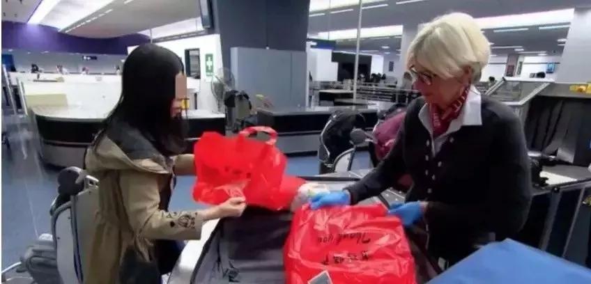 出国被海关劝退护照签证还能用吗,出国被海关劝返签证还能用吗