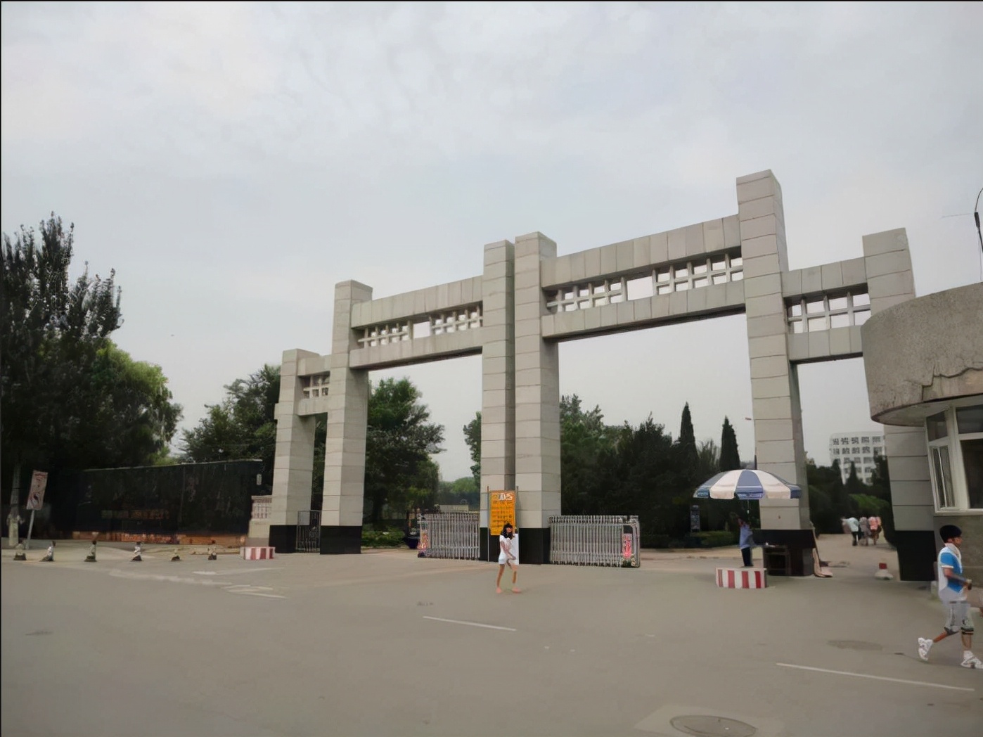 脱胎于哈工大，成长于风景优美的海滨城市——燕山大学