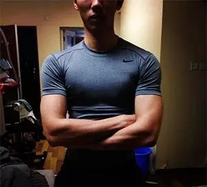 从小被叫做瘦竹竿的我到底经历了什么才有今天这副身材?