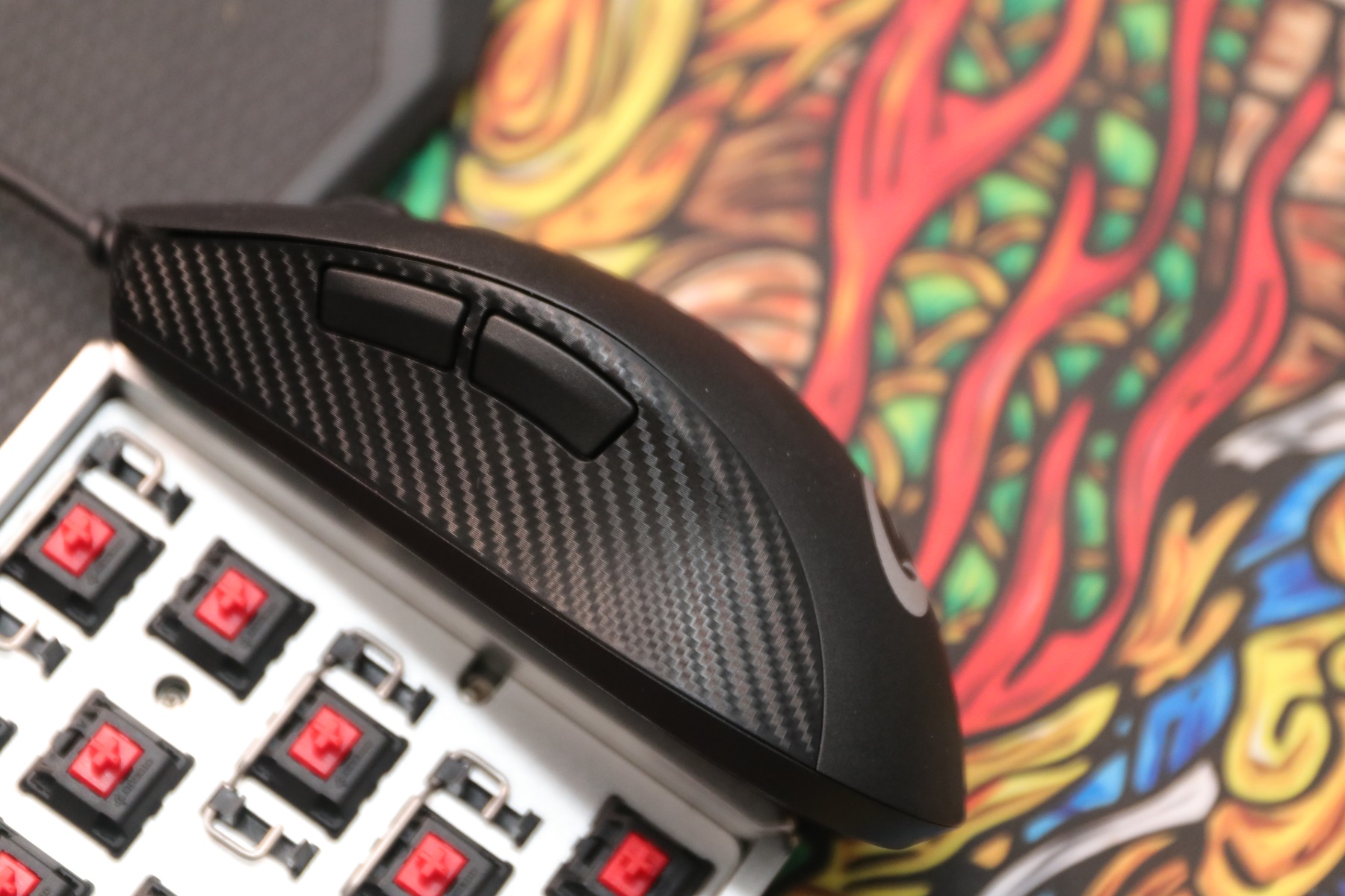 低价低延迟无线游戏鼠标推荐,不打孔轻量化鼠标推荐