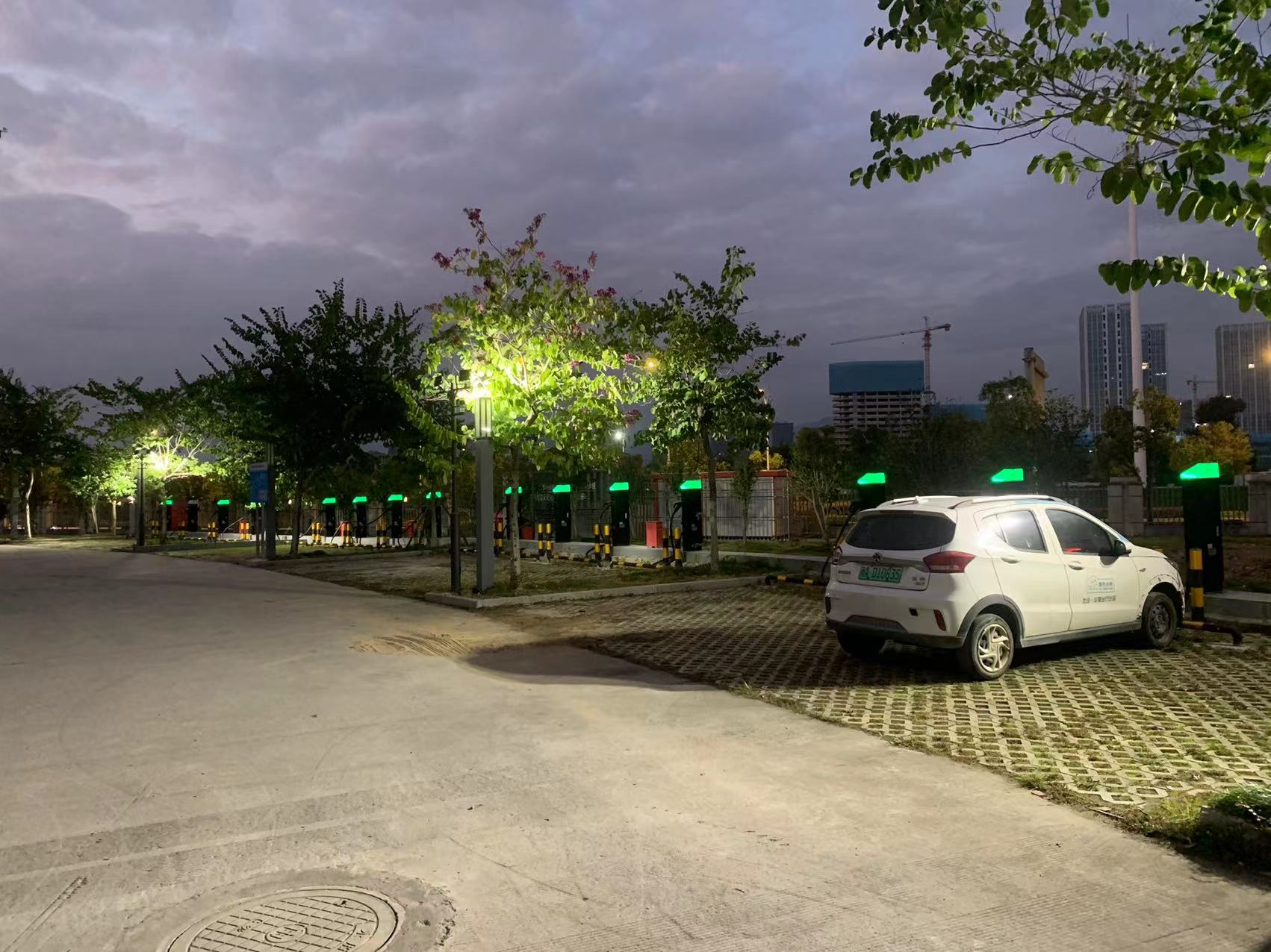 奥特迅集约式柔性公共充电堆,奥特迅充电桩运营平台