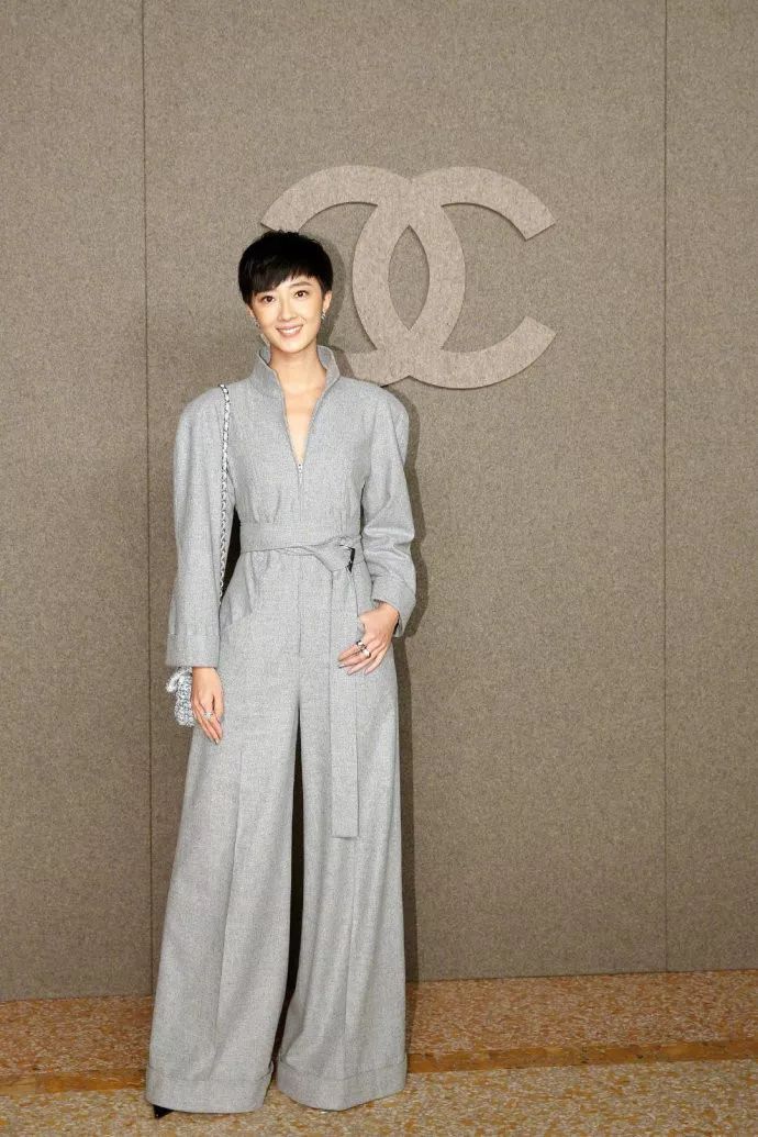 西尔莎罗南获金球奖,文娱有料