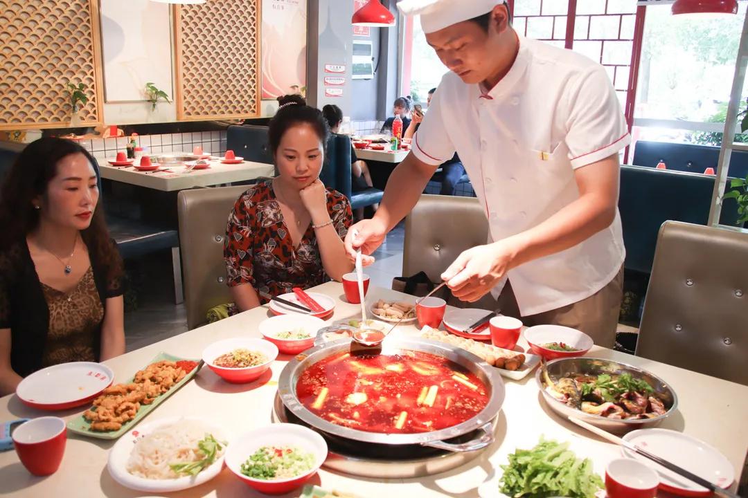 专注制作鱼火锅,专业做鱼蛙火锅整整20年了