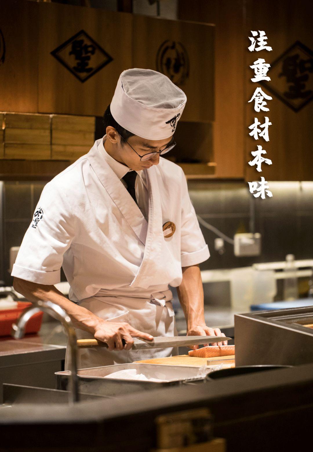 日式酒场大哥大出来营业了，凌晨3点还被小仙女围观