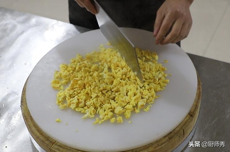 鹏厨教你牛肉饺子的配比,三鲜虾饺子馅是哪三鲜