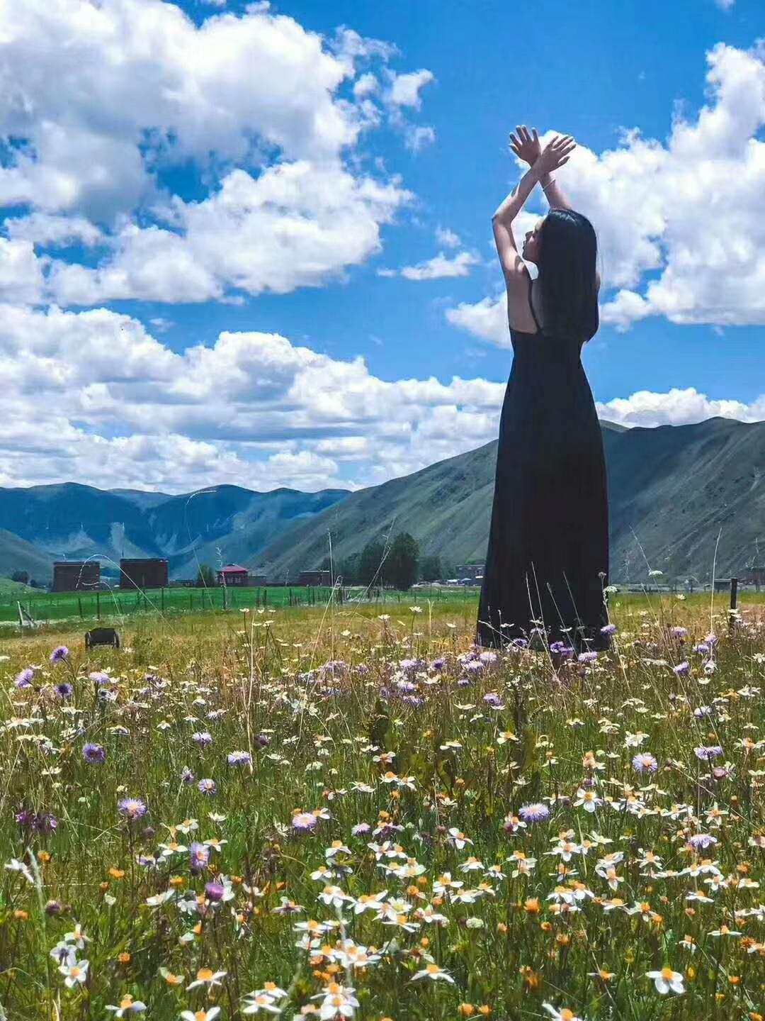 稻城亚丁色达四姑娘山自驾地图,稻城亚丁到色达中途哪里可以住宿