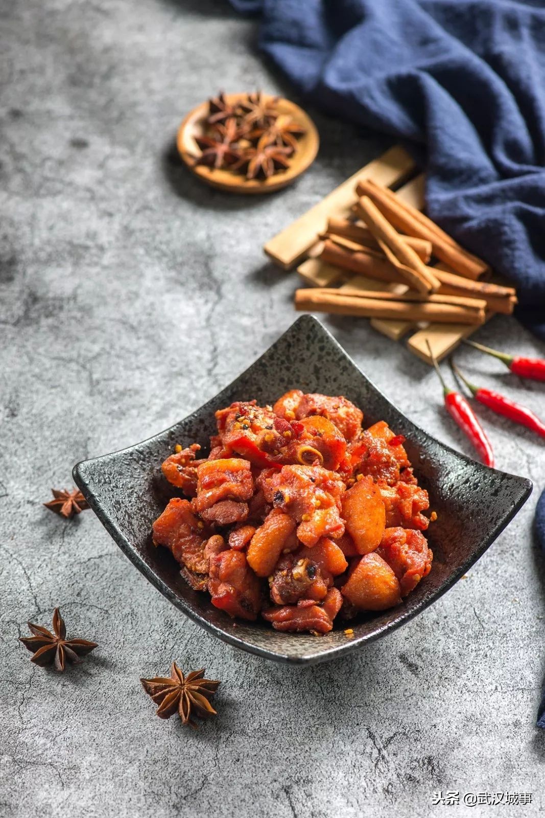 独家揭秘20年卖了两百多万只鸡的老板，到底有什么特异功能！