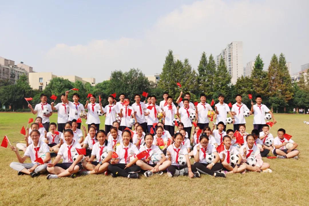 家门口好学校越来越多,家门口的好校园