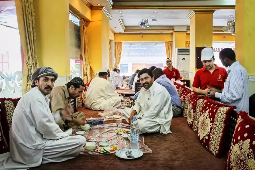 迪拜普通百姓的真实生活,真实的迪拜真的有那么富有吗