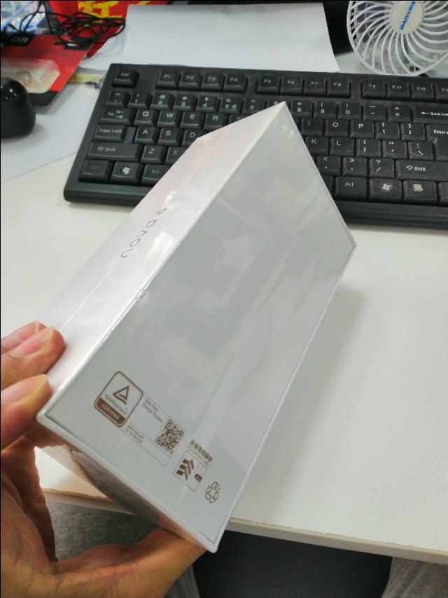 华为nova64g版开箱，外加一个简单的评测。有什么想问的留言我