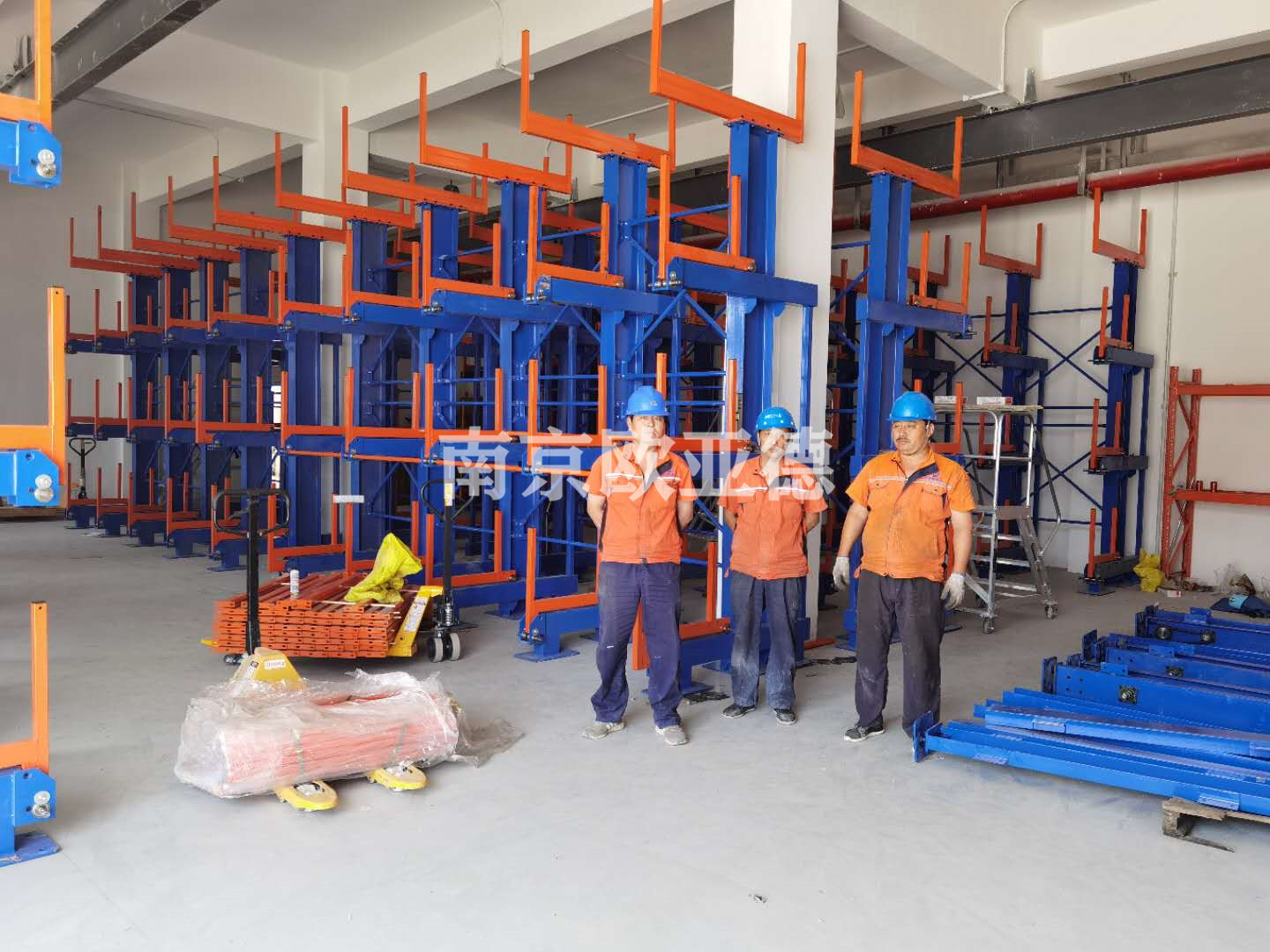 甘肃省伸缩悬臂货架,热烈庆祝预制箱梁圆满完工