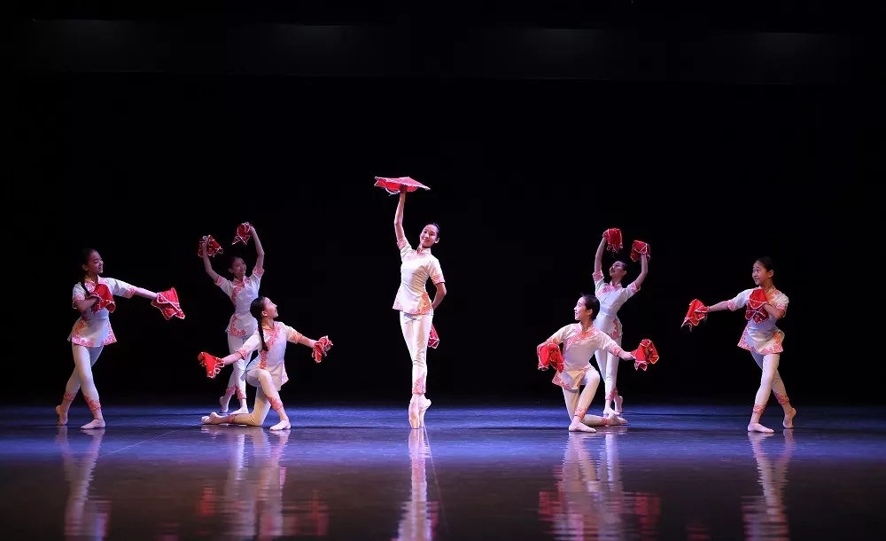 辽芭附中芭蕾舞在全国能排第一,辽芭附近芭蕾舞学校