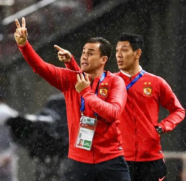 足球比赛心跳骤停,足球比赛日常欢呼