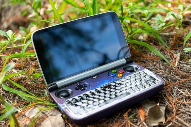 谁说国产无精品？掌上游戏机不止switch，win2有颜有料儿更任性