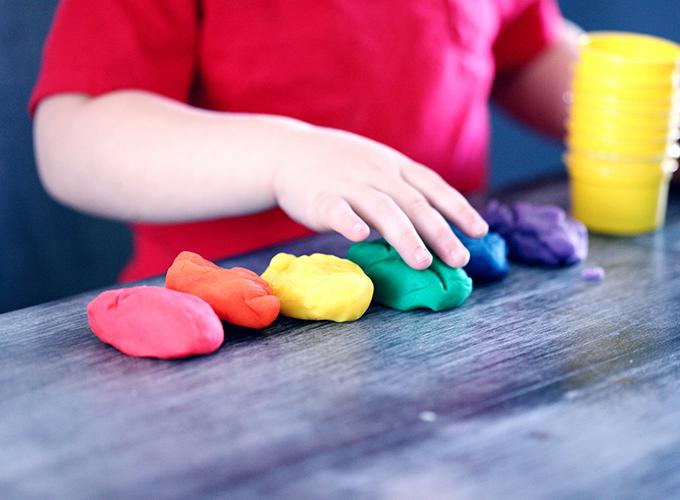 小孩手指控制能力差,儿童控制不住自己的行为怎么办