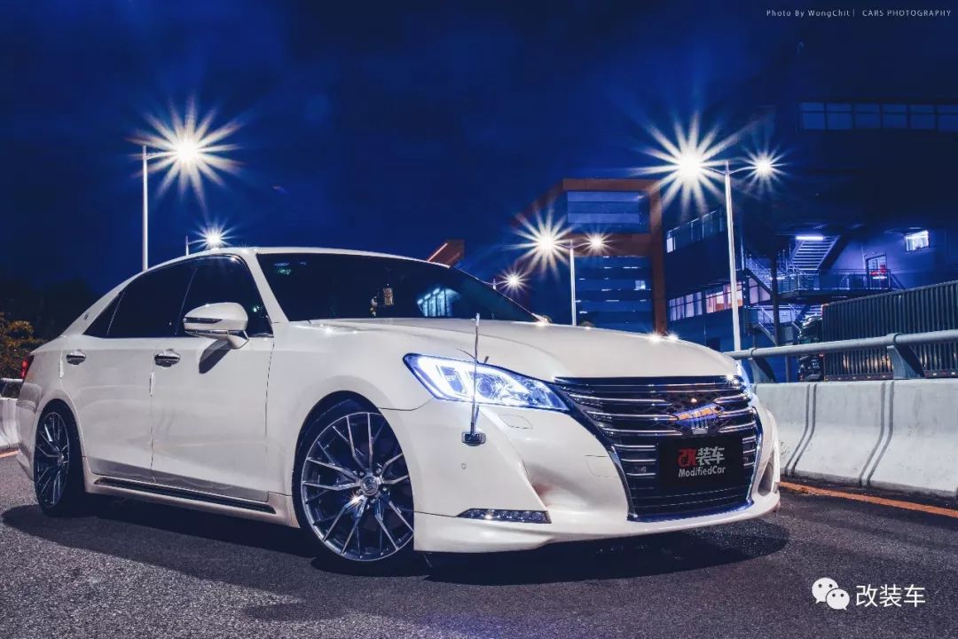 14代丰田皇冠改色,14代丰田皇冠颜值如何