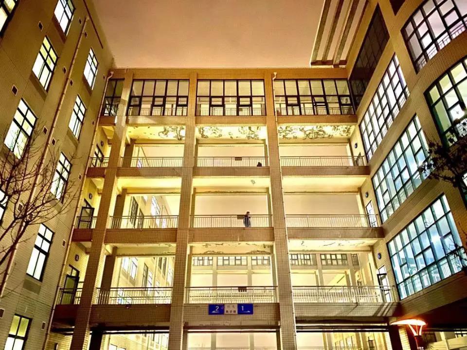 西安最豪华大学宿舍,最美豪华大学宿舍排行榜