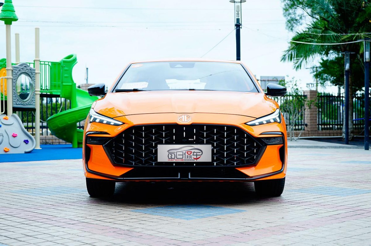 赛车尾翼高能,赛车霸气尾翼