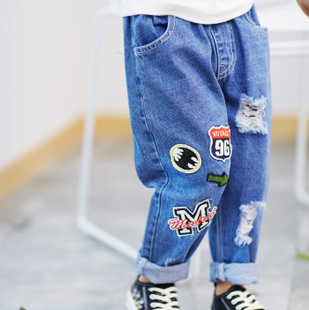 3岁宝宝上厕所喊“尿疼”，宝妈一看，赶紧带孩子去医院