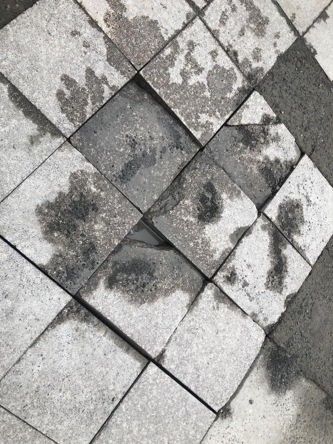 钱塘区这个社区门口的“心塞”路,通了