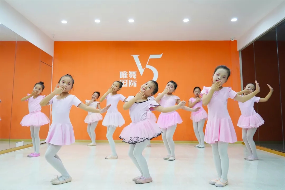 中国舞考级完满结束,考级中国舞