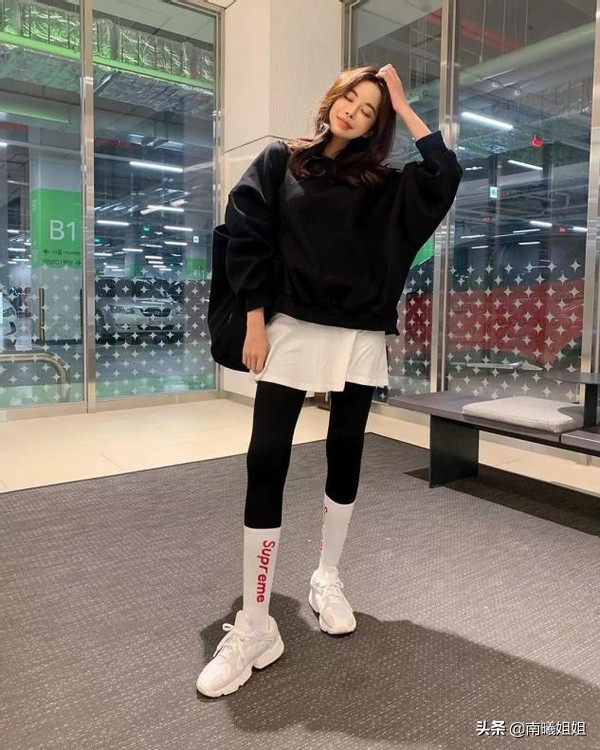 缩口裤怎么搭配高级,宽松裤怎么搭配才好看